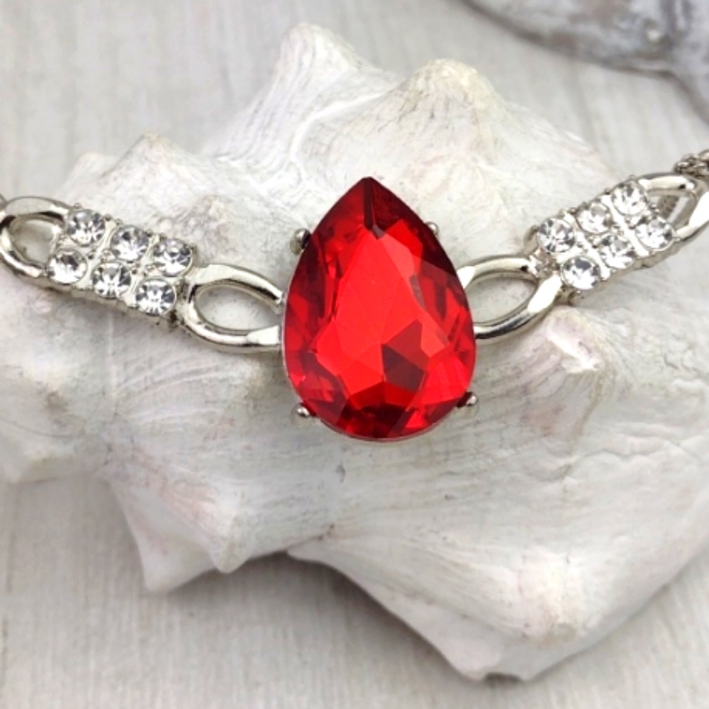 Vibrant Ruby Red Faceted Glass Jewel Rhinestone Silver Tone Choker Necklace - Picture 11 of 12